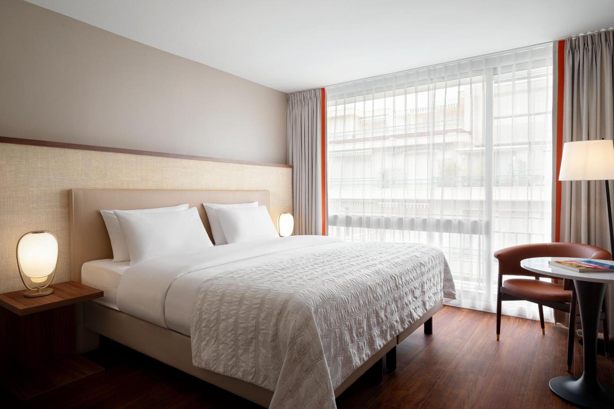 Le Meridien 4*